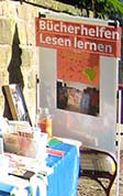 Spenden-Sammeln am Bücherstand in Münster